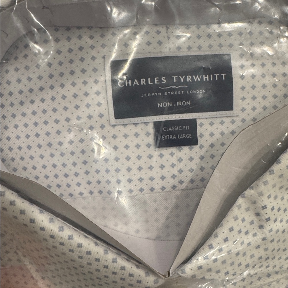 NWT Charles Tyrwhitt Non-Iron Dress Shirt - Picture 2 of 3